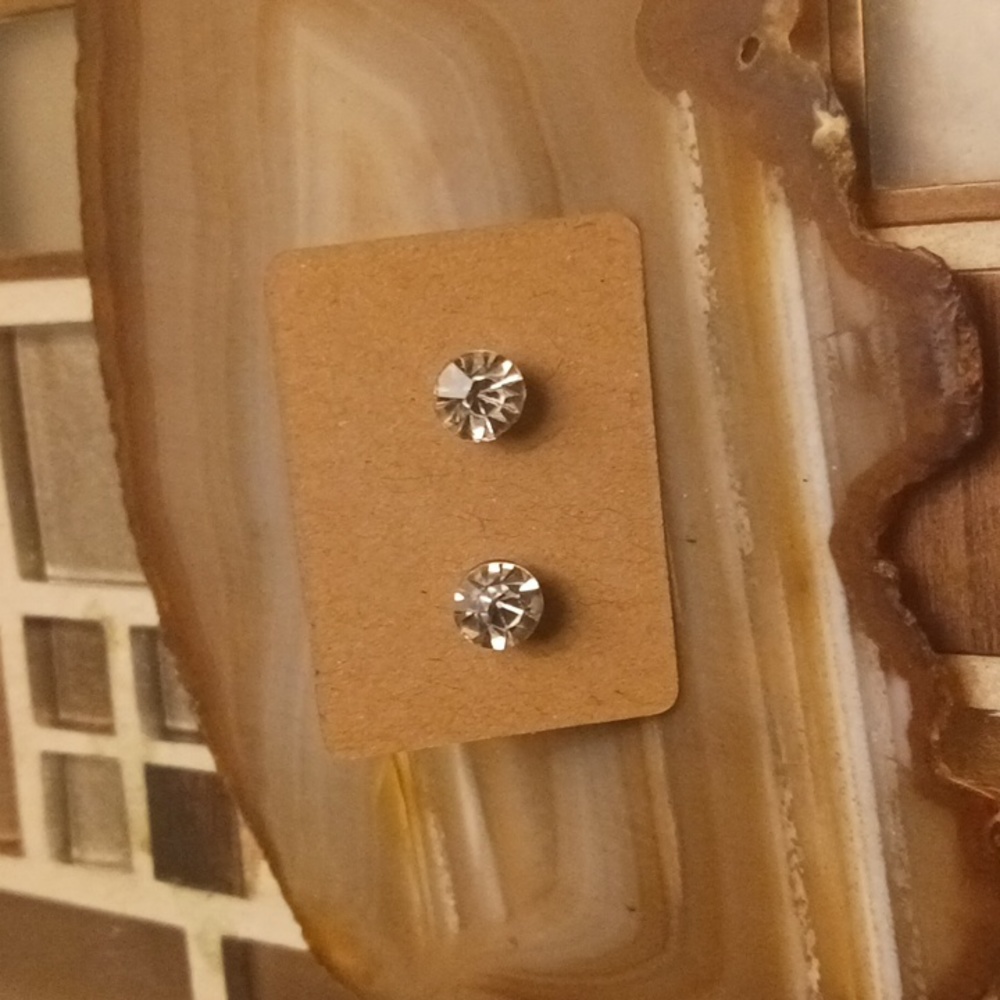 Diamond stud earrings-$5 add on
